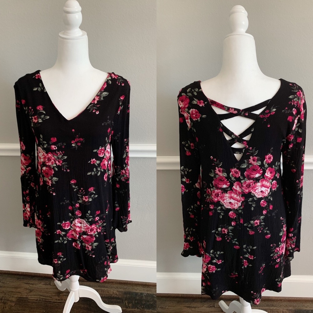 Lulu’s Black Floral Print Shift Dress - Picture 3 of 8